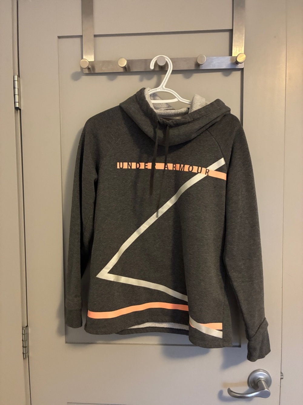 Under Armour Dark Gray Turtleneck Hoodie Size Small EUC